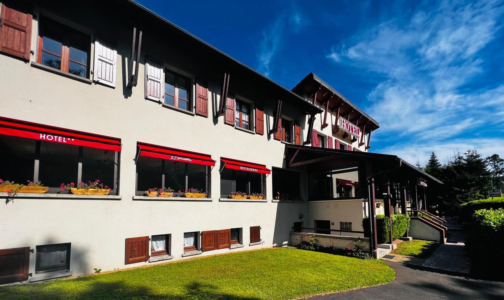 Hotel L'Escoundillou Saint-Jacques-des-Blats Exterior foto